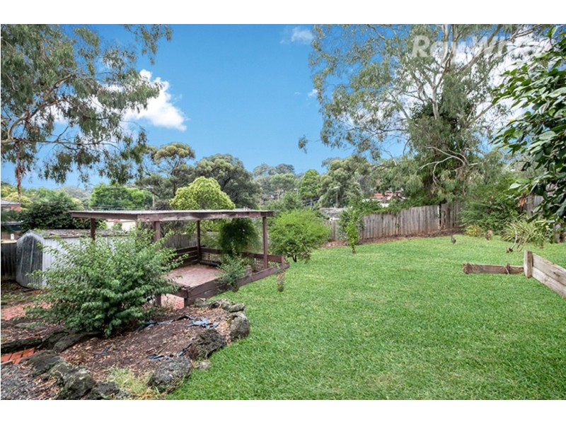 124 St Helena Road, Briar Hill VIC 3088