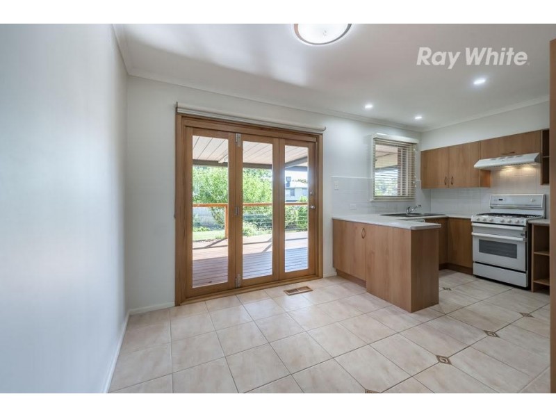 25 Sharpes Road, Watsonia North VIC 3087