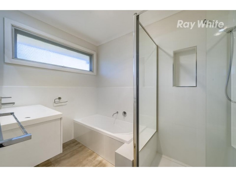 25 Sharpes Road, Watsonia North VIC 3087