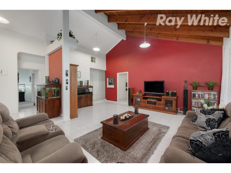 16 Randell Court, Mill Park VIC 3082