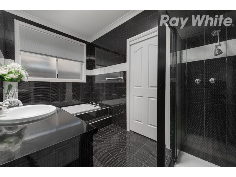 16 Randell Court, Mill Park VIC 3082