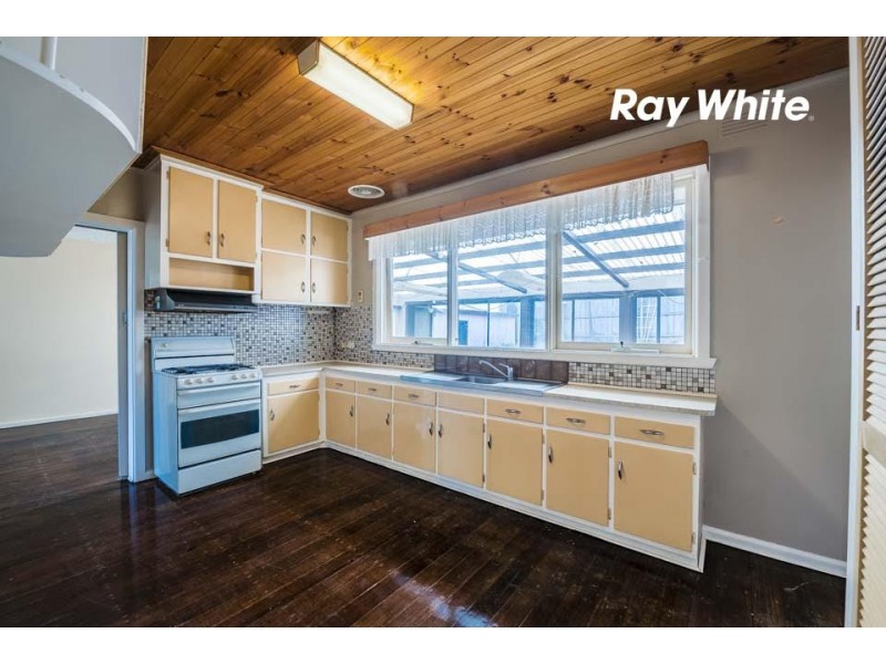 66 Green Avenue, Kingsbury VIC 3083