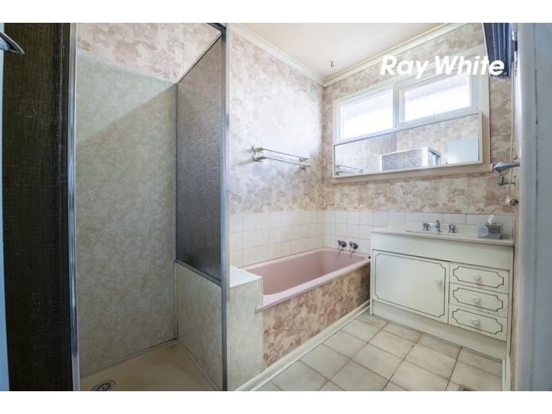 66 Green Avenue, Kingsbury VIC 3083