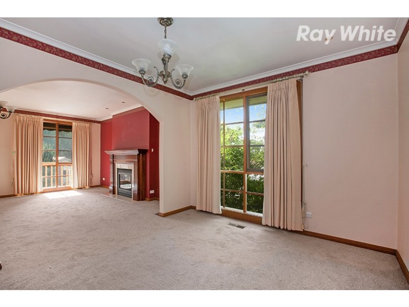 23 Edmund Rice Parade, Watsonia North VIC 3087