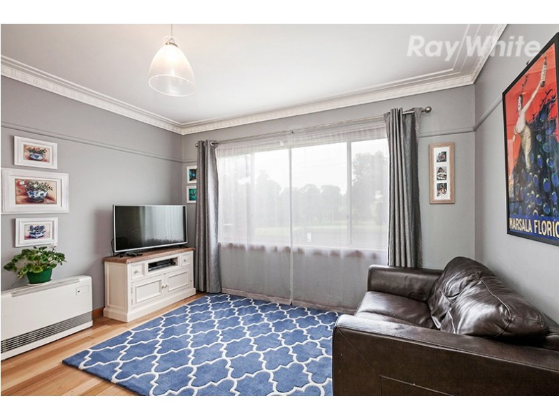 124 Scott Grove, Kingsbury VIC 3083