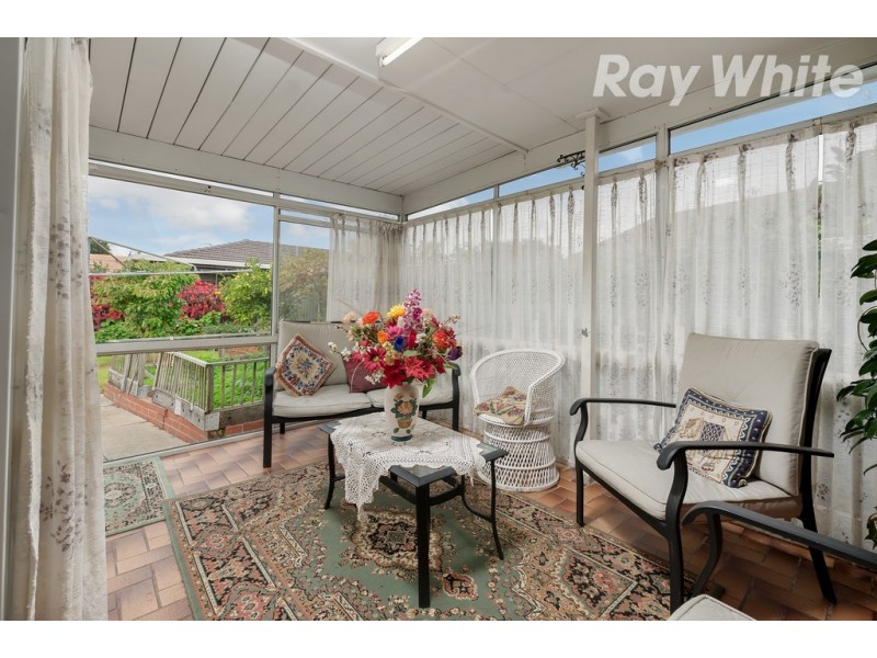 28 Oakwood Road, Albanvale VIC 3021