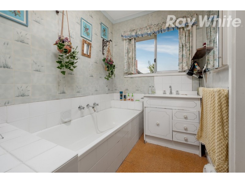 28 Oakwood Road, Albanvale VIC 3021