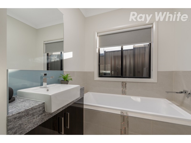 30 St Pauls Terrace, Mernda VIC 3754