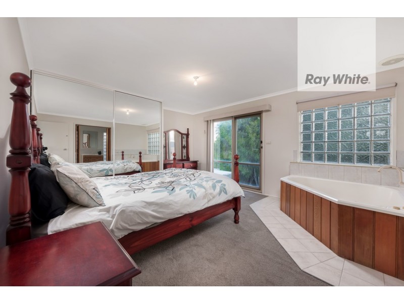 13 Penrith Crescent, Bundoora VIC 3083