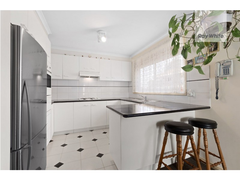 2/4 Chenies Street, Reservoir VIC 3073