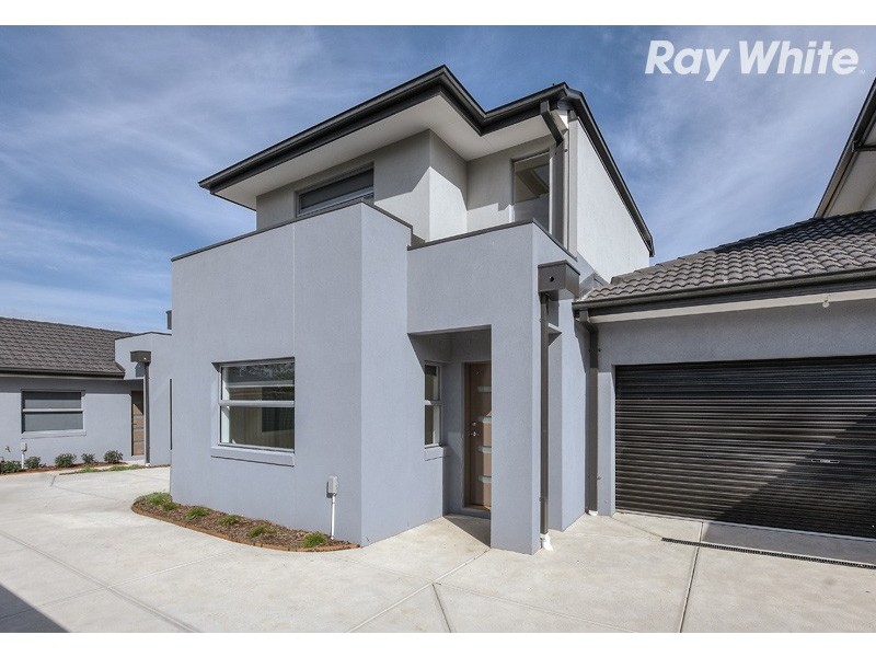 2/3 Curtain Street, Kingsbury VIC 3083