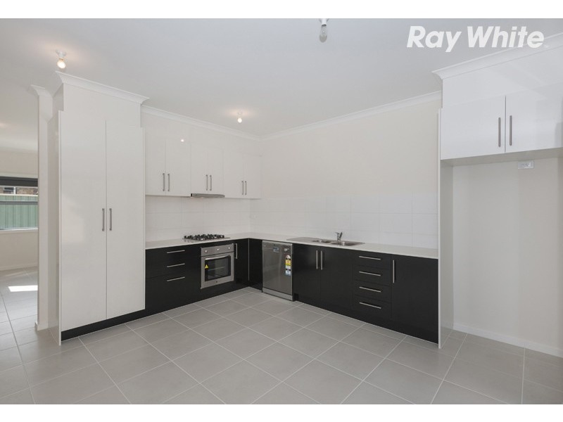 2/3 Curtain Street, Kingsbury VIC 3083