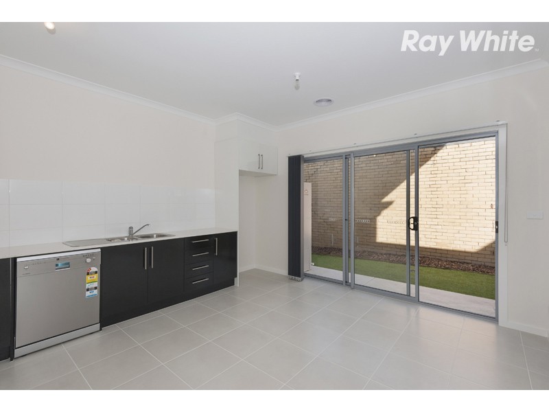 2/3 Curtain Street, Kingsbury VIC 3083