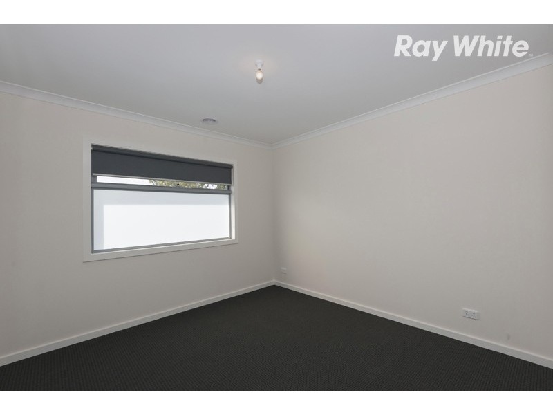 2/3 Curtain Street, Kingsbury VIC 3083