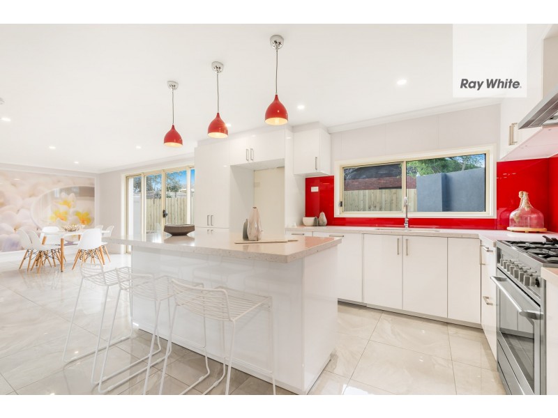 8 Cabernet Crescent, Bundoora VIC 3083