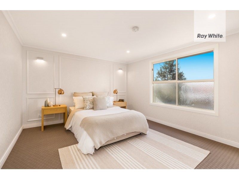 8 Cabernet Crescent, Bundoora VIC 3083