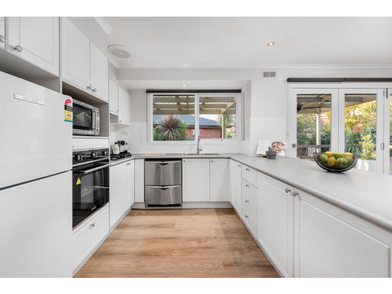 10 Penrith Crescent, Bundoora VIC 3083