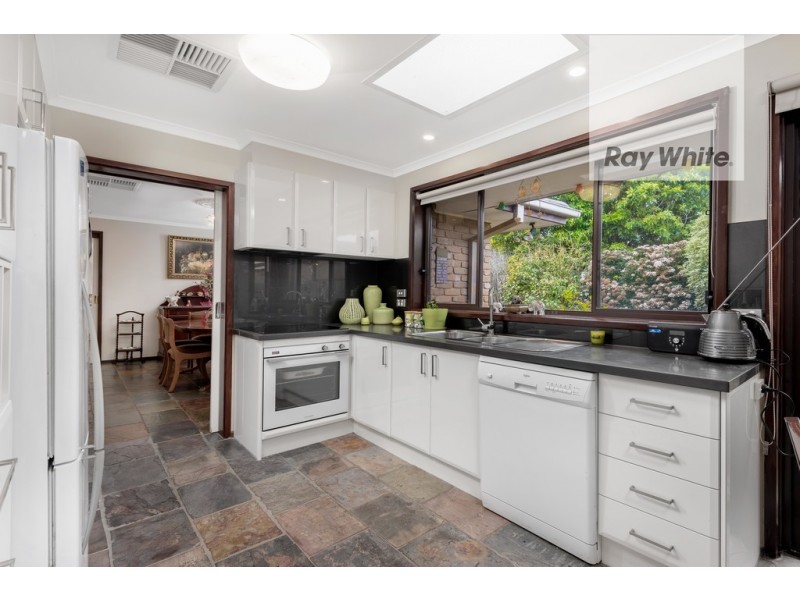 18 Dunbar Court, Lalor VIC 3075