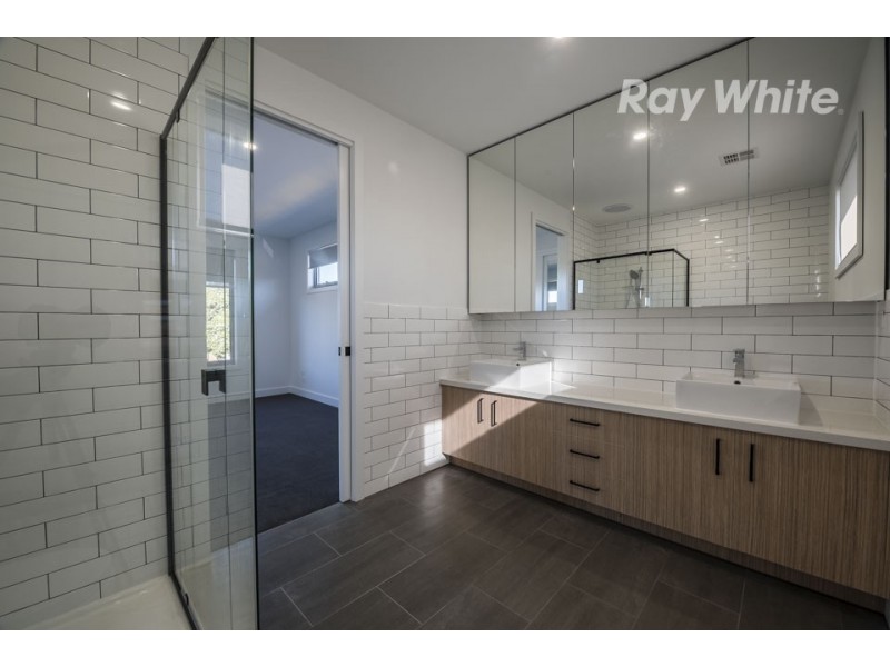 33 Milton Parade, Bundoora VIC 3083