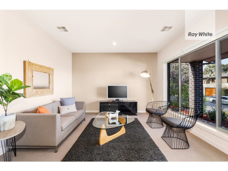 17 Sugarloaf Drive, Macleod VIC 3085