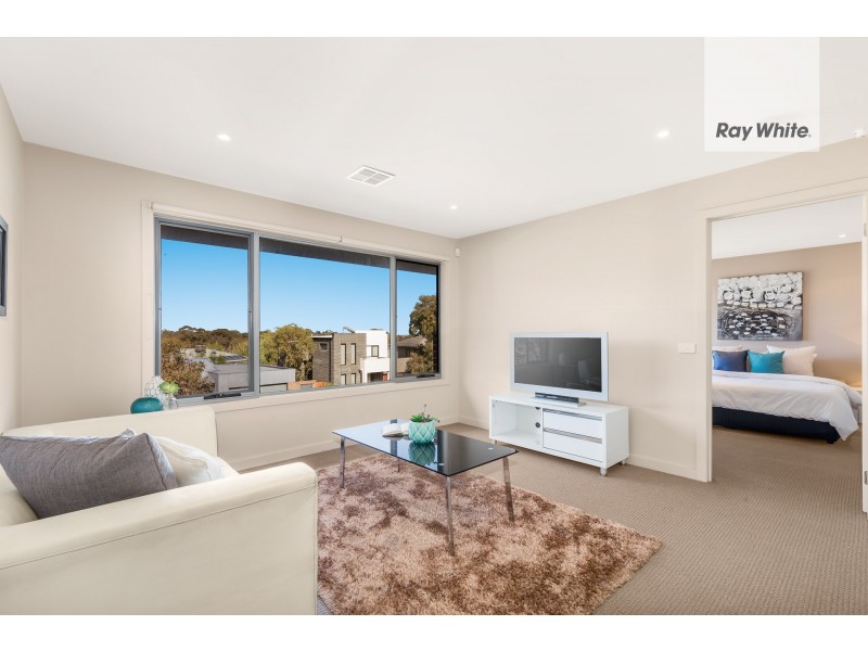 17 Sugarloaf Drive, Macleod VIC 3085