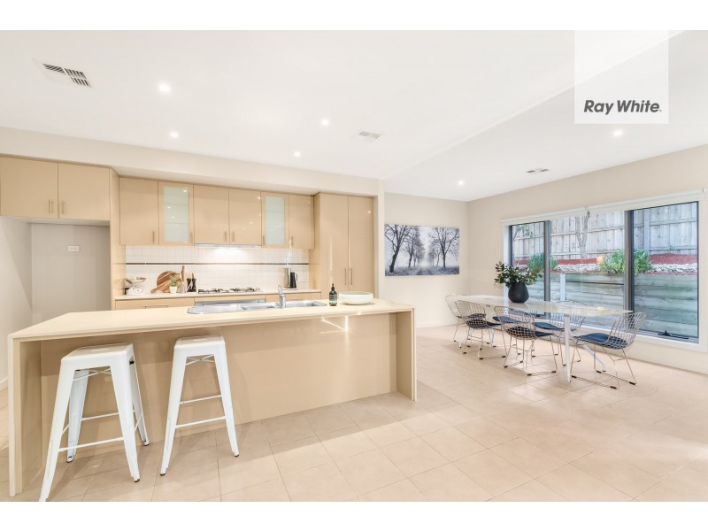 17 Sugarloaf Drive, Macleod VIC 3085