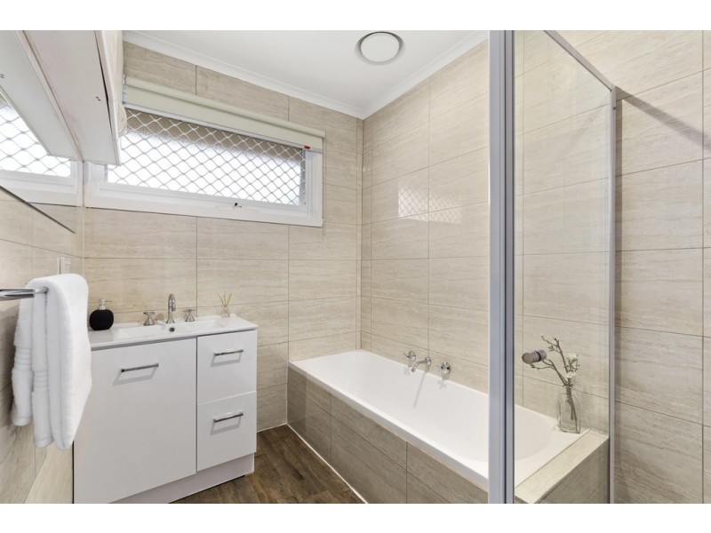 17 Menzies Parade, Lalor VIC 3075