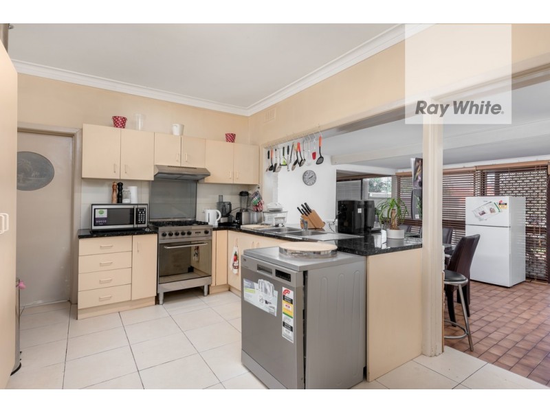 9 Allenby Avenue, Reservoir VIC 3073