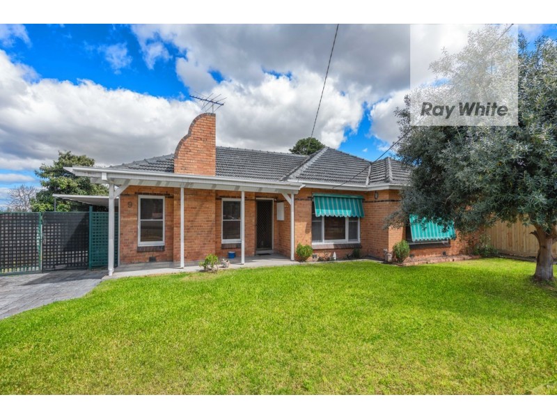 9 Allenby Avenue, Reservoir VIC 3073