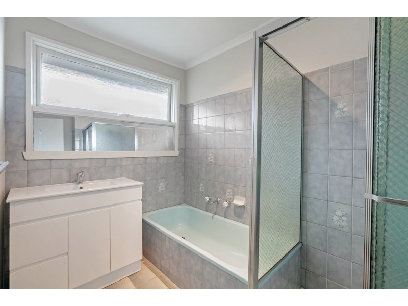 11 Oxley Avenue, Bundoora VIC 3083