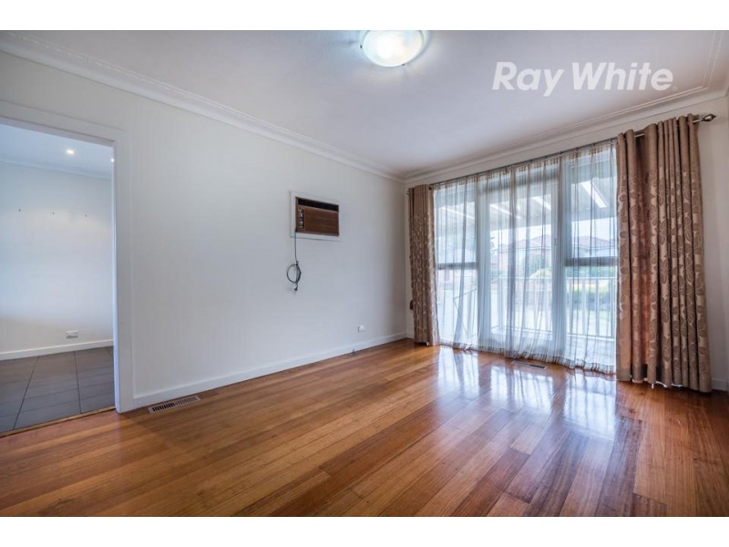 17 Flag Street, Kingsbury VIC 3083