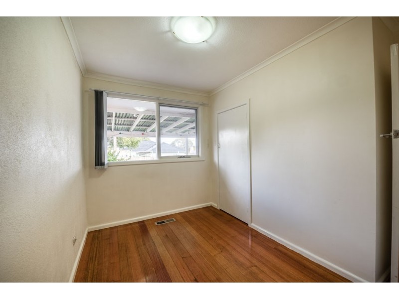 17 Flag Street, Kingsbury VIC 3083