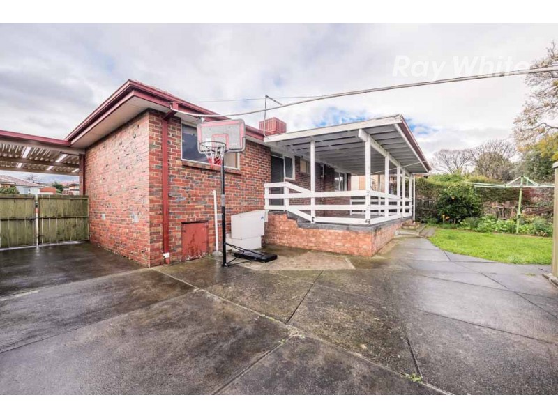 17 Flag Street, Kingsbury VIC 3083