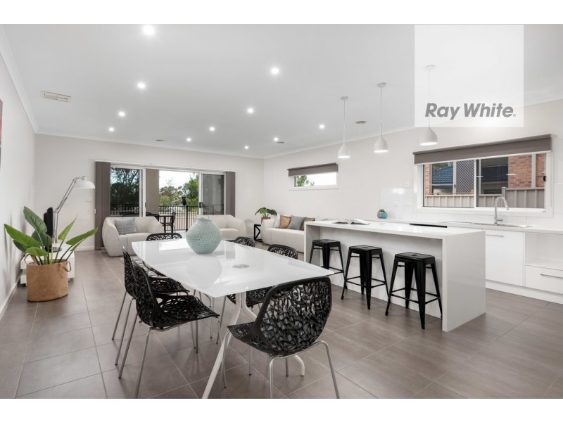 7 Farnham Crescent, Mill Park VIC 3082