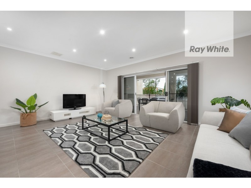 7 Farnham Crescent, Mill Park VIC 3082