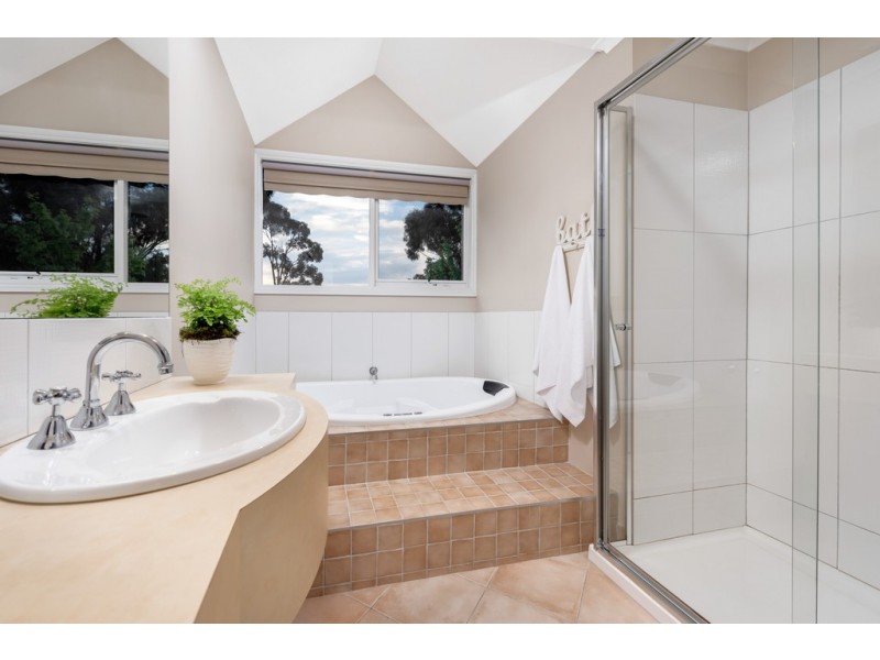 33 Warramunga Road, Bundoora VIC 3083