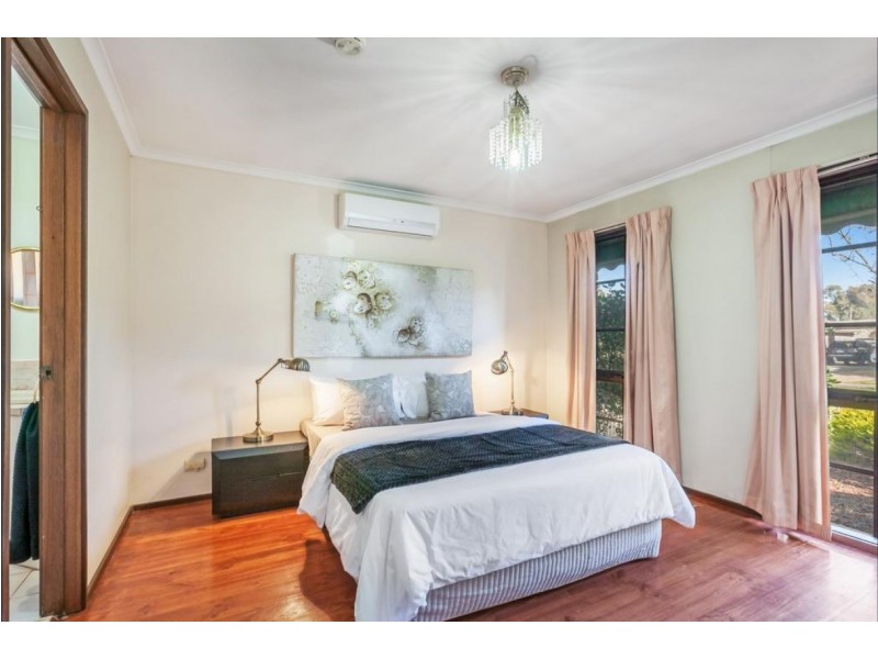 41 Veronica Crescent, Mill Park VIC 3082