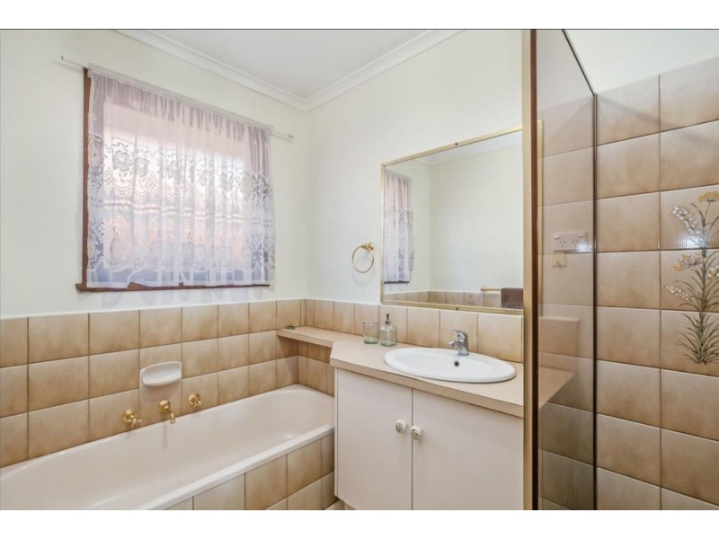 41 Veronica Crescent, Mill Park VIC 3082