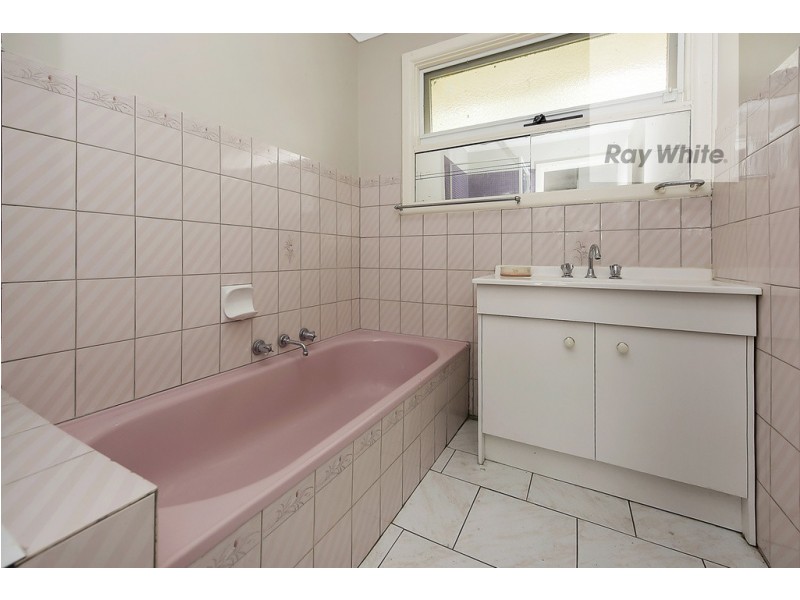 9 St Johns Court, Reservoir VIC 3073