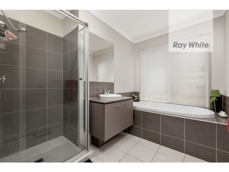 10 Moffat Drive, Lalor VIC 3075