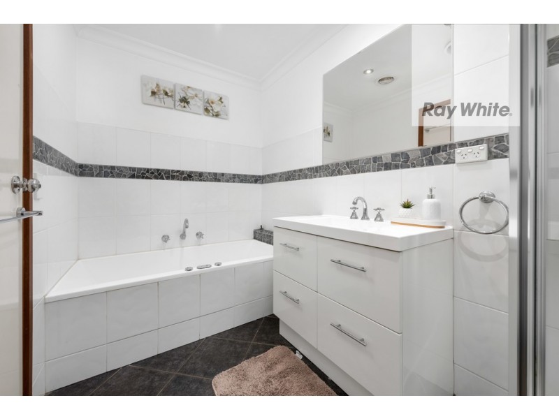 3 Mayfield Drive, Mill Park VIC 3082