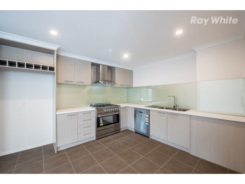 2/73 Hurlstone Crescent, Mill Park VIC 3082