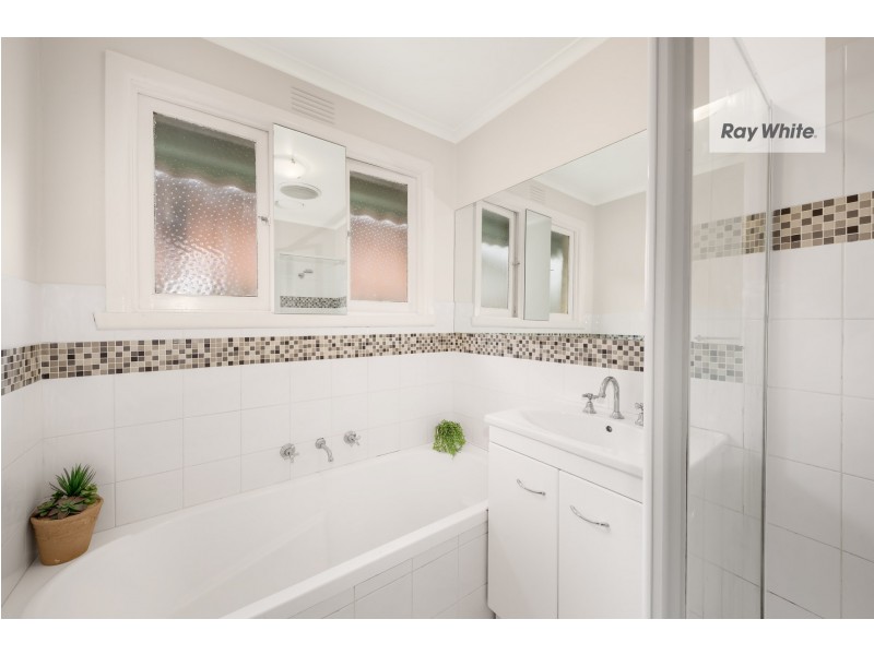 8 Green Avenue, Kingsbury VIC 3083