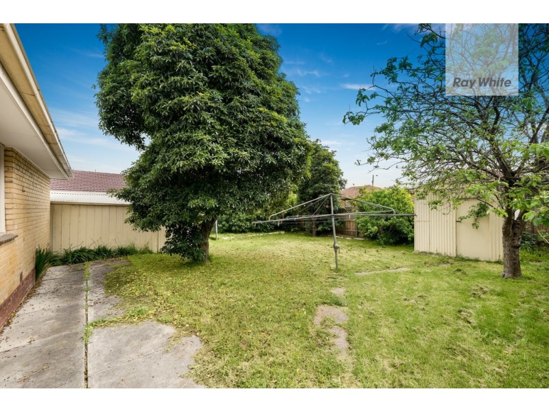 8 Green Avenue, Kingsbury VIC 3083
