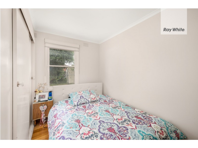 8 Green Avenue, Kingsbury VIC 3083