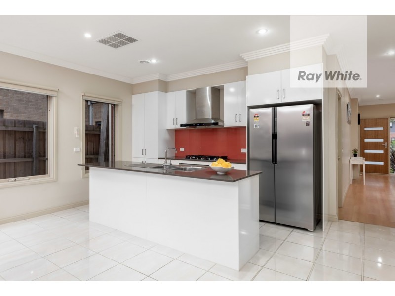 16 Leonie Close, South Morang VIC 3752