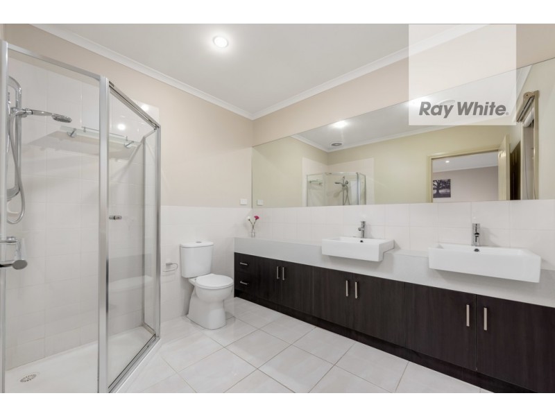 16 Leonie Close, South Morang VIC 3752