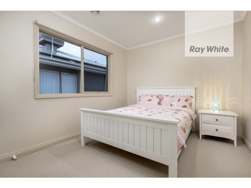 16 Leonie Close, South Morang VIC 3752