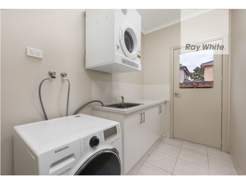 16 Leonie Close, South Morang VIC 3752