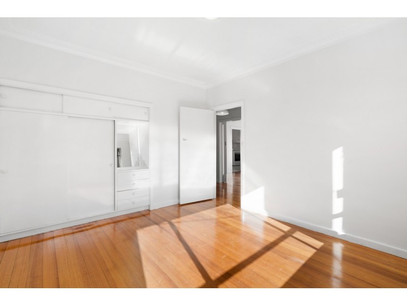 17 Club Avenue, Kingsbury VIC 3083